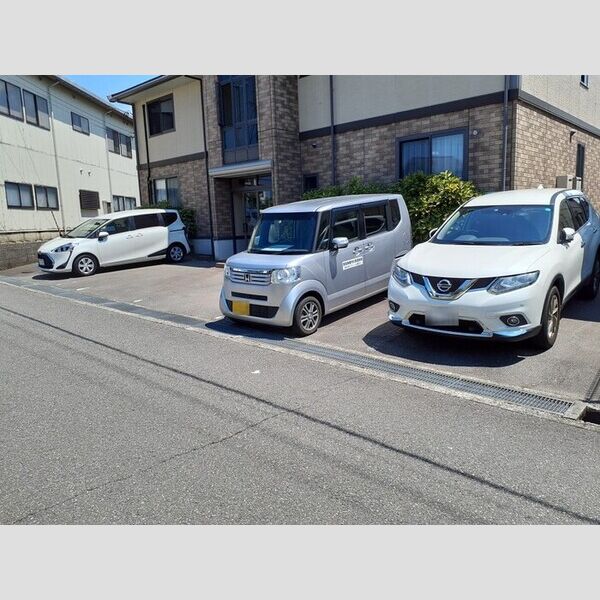 駐車場 (駐車場)