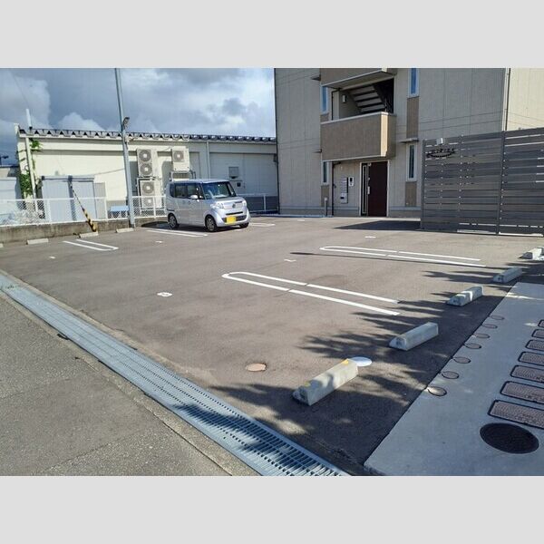 駐車場 (駐車場)