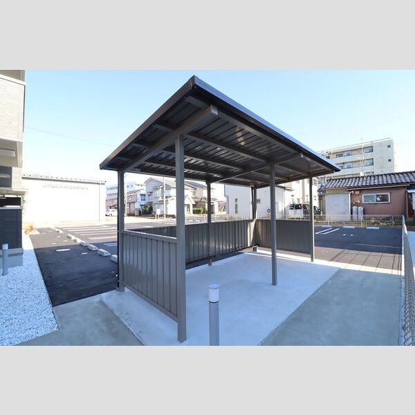 現地周辺 (駐輪場)