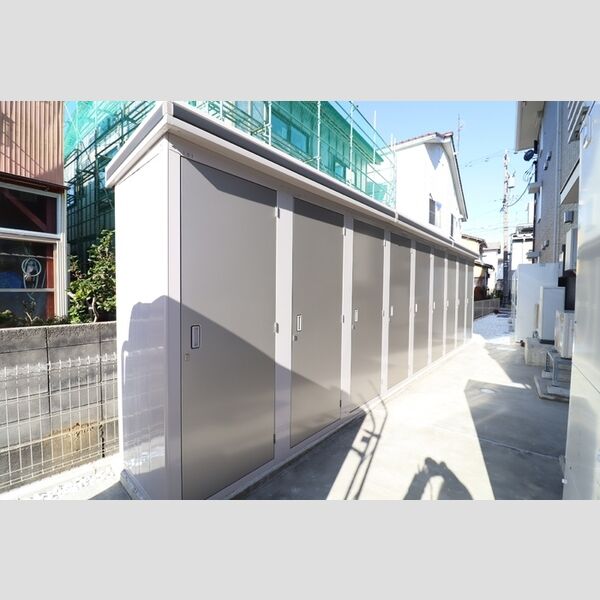 現地周辺 (物置)