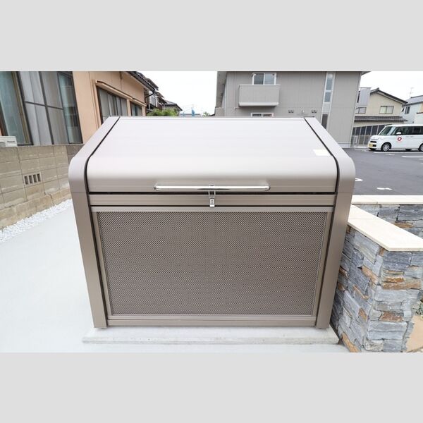 現地周辺 (ゴミ置場)