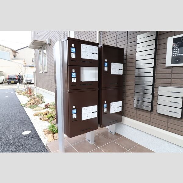 現地周辺 (宅配ボックス)