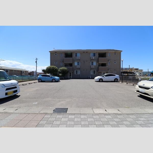 駐車場 (駐車場)