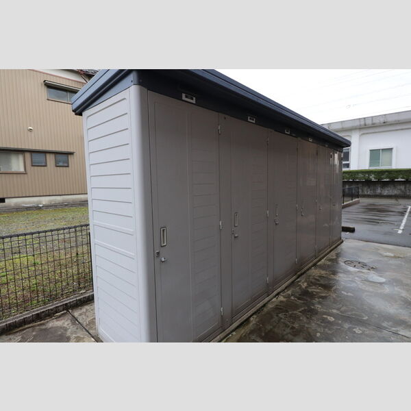 現地周辺 (物置)