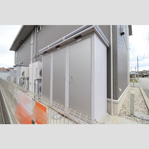 現地周辺 (トランクルーム)