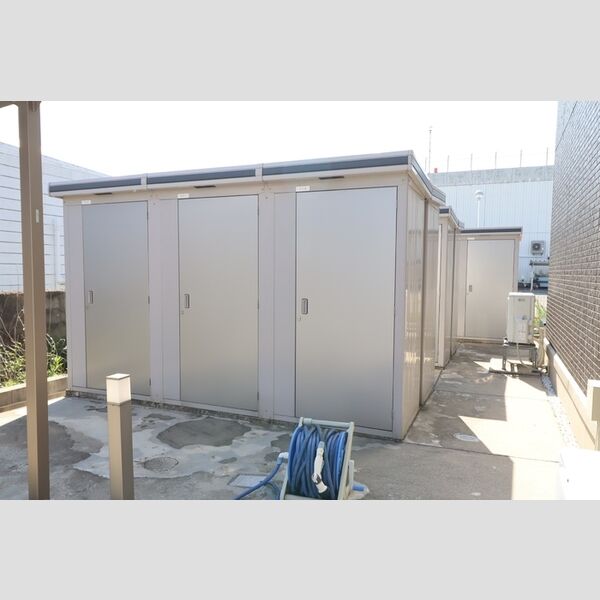 現地周辺 (物置)