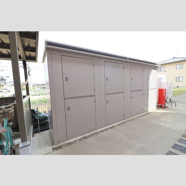 現地周辺 (トランクルーム)