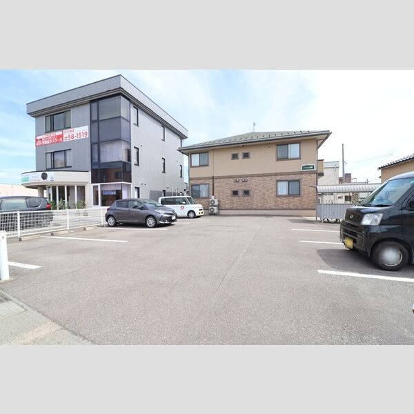 駐車場 (駐車場)