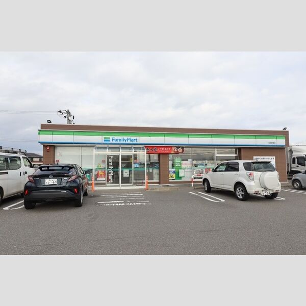 現地周辺 (ファミリーマート小松園町店　約500m)