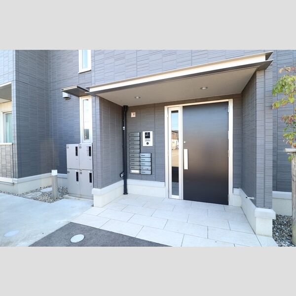 エントランス (エントランス)