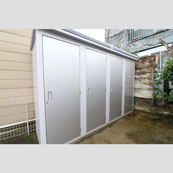 現地周辺 (トランクルーム)