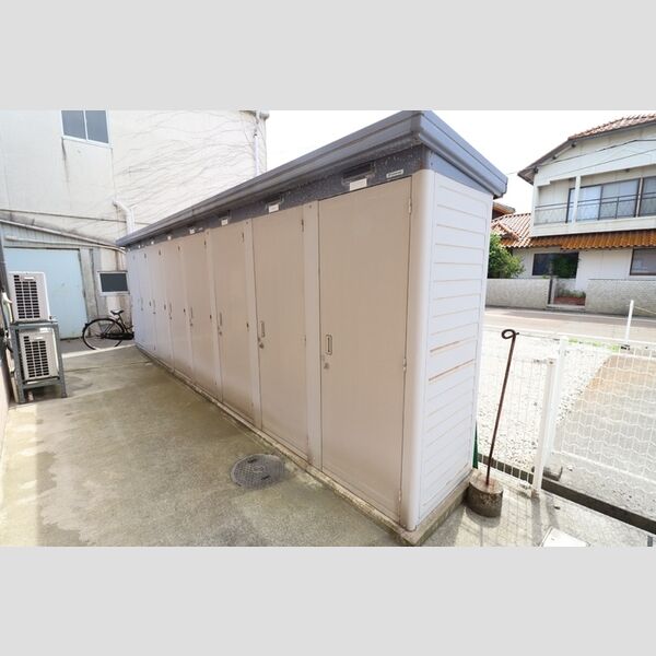 現地周辺 (トランクルーム)