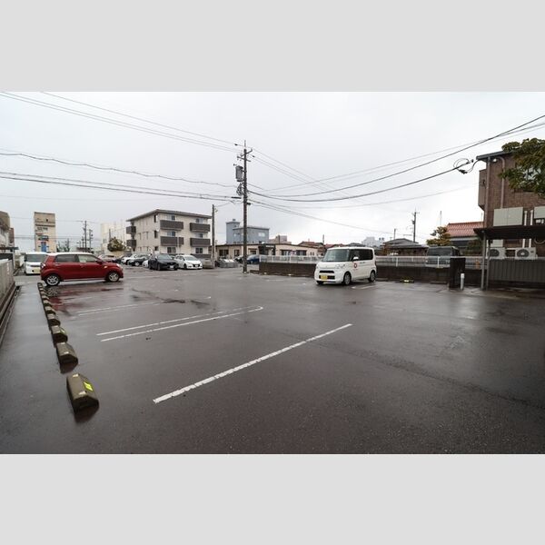 駐車場 (駐車場)
