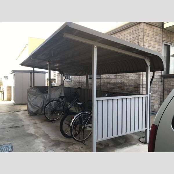 現地周辺 (駐輪場)