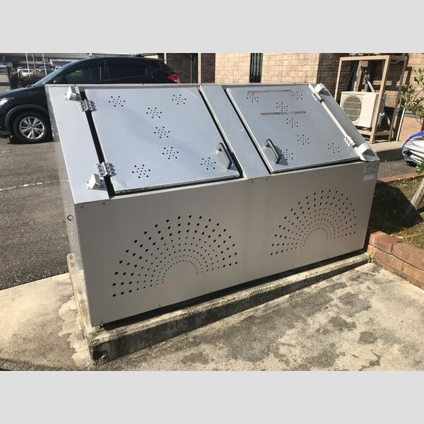 現地周辺 (ゴミストッカー)