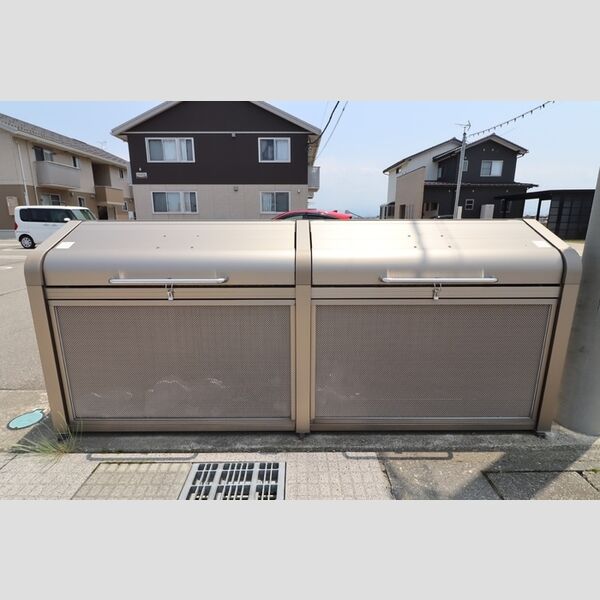 現地周辺 (ゴミ置場)