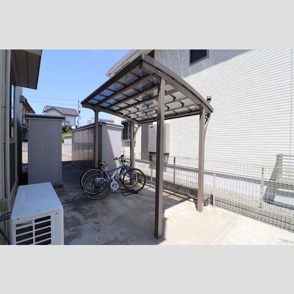 現地周辺 (サイクルポート)