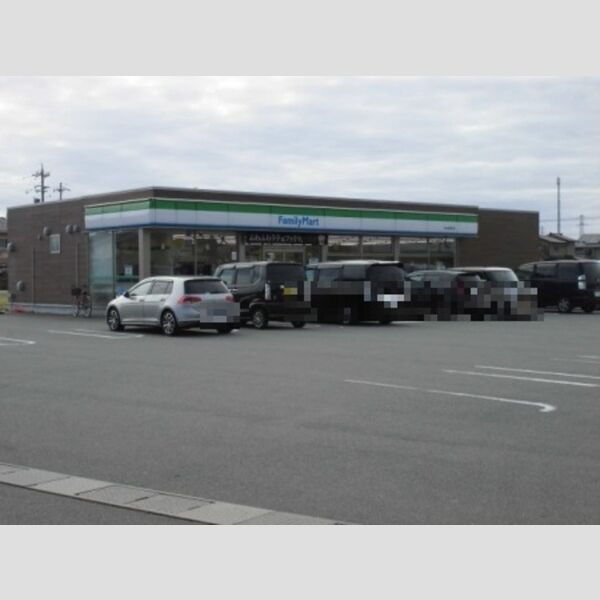 現地周辺 (ファミリーマート白山新田町店　200m)