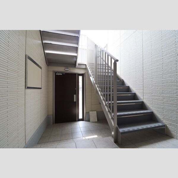 現地周辺 (共有階段)