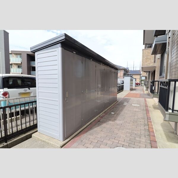 現地周辺 (物置)