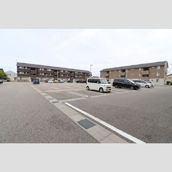 駐車場 (駐車場)