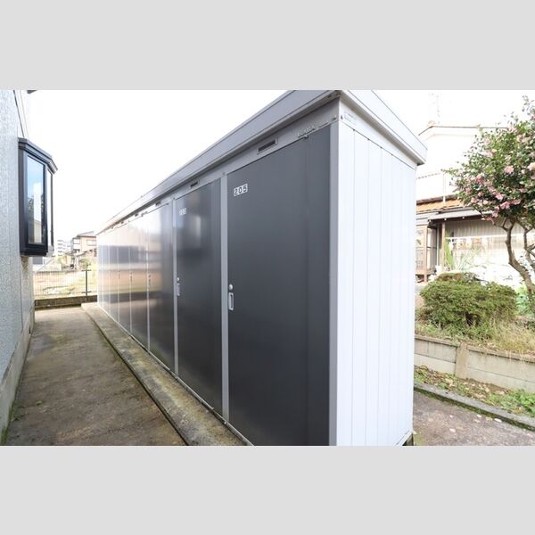 現地周辺 (物置)