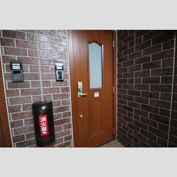 エントランス (エントランス)