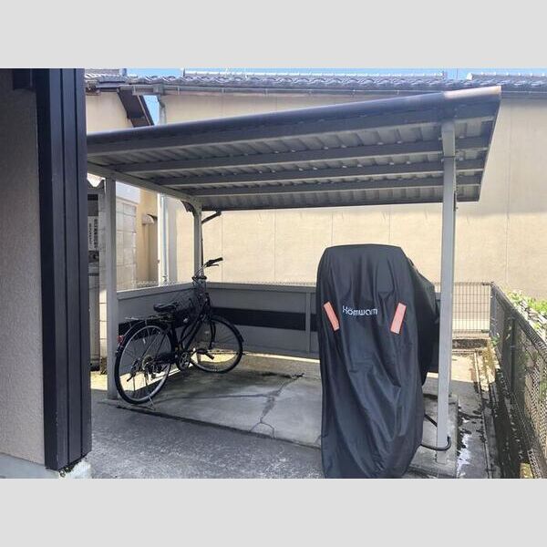 現地周辺 (駐輪場)