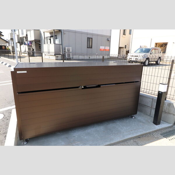 現地周辺 (ゴミ置き場)