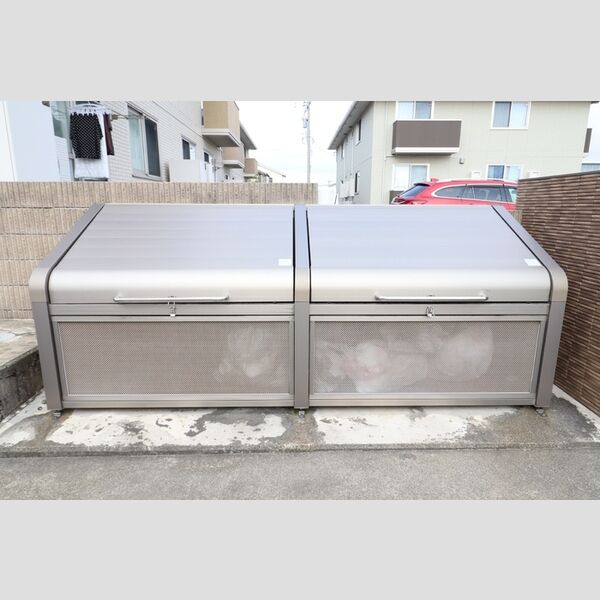 現地周辺 (ゴミ置場)