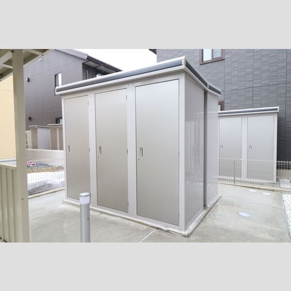 現地周辺 (物置)