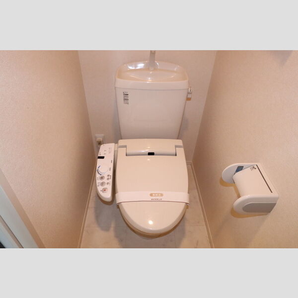 トイレ (トイレ(温水洗浄暖房便座))