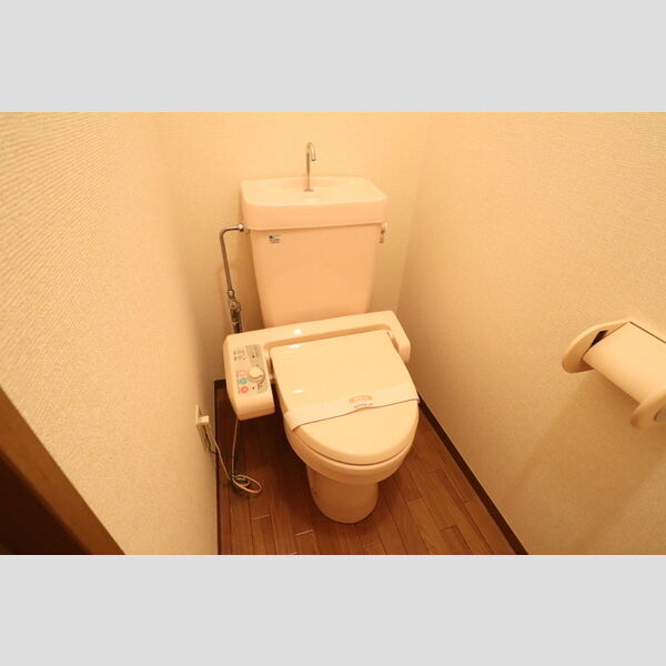 トイレ (温水洗浄暖房便座)