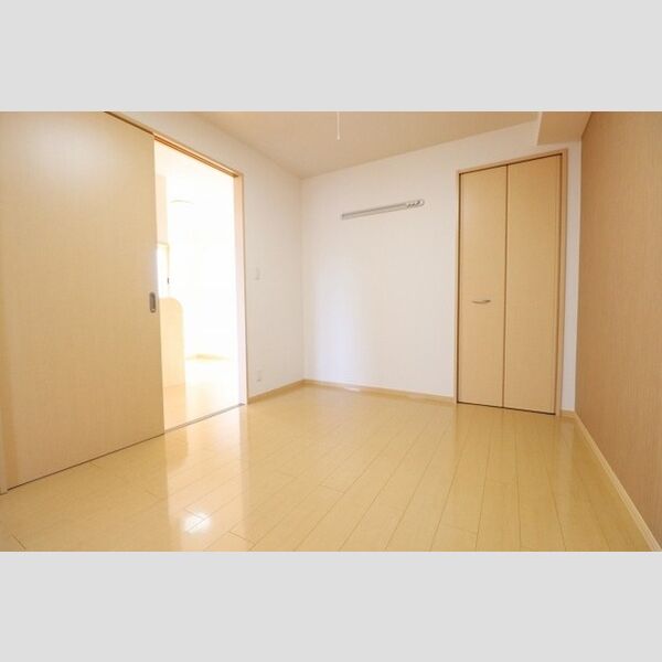 その他 (洋室6帖②　202)