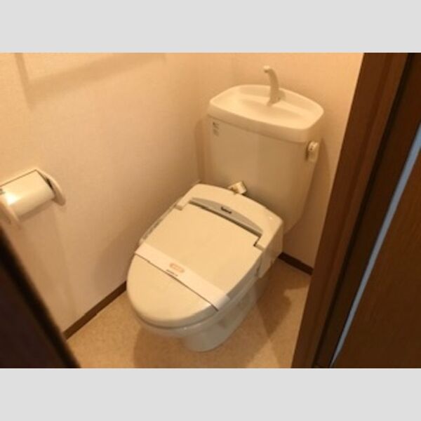 トイレ (トイレ)