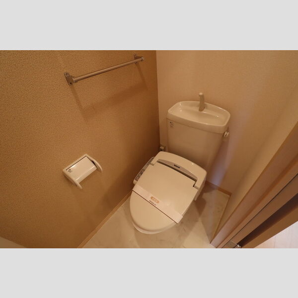 トイレ (温水洗浄暖房便座)