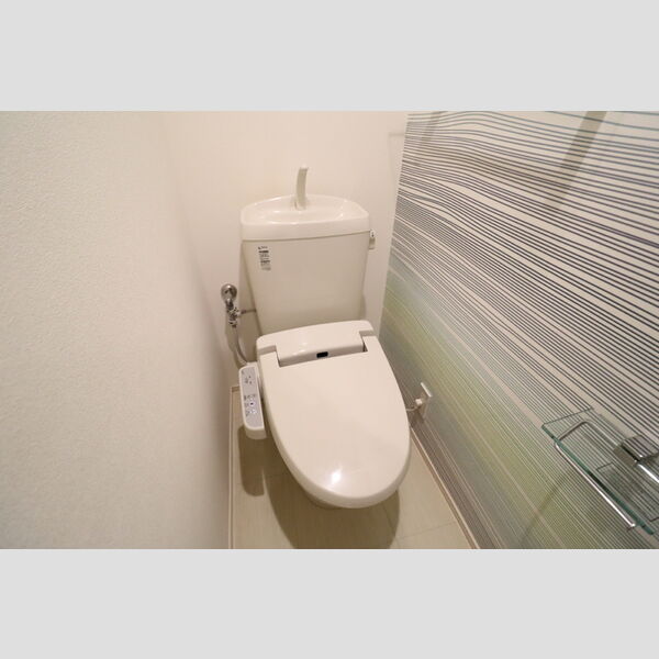 トイレ (温水洗浄暖房便座)