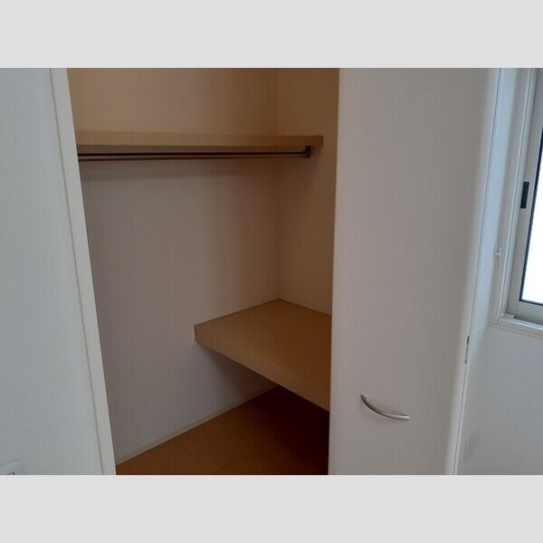 収納 (ウォークインクローゼット)