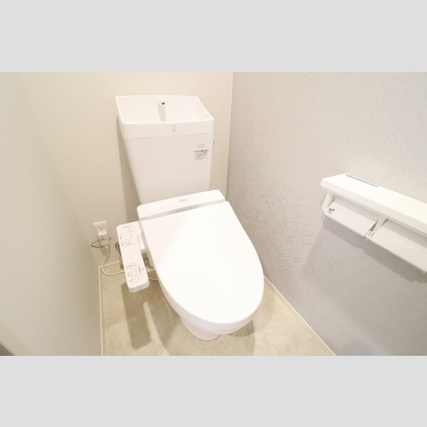 トイレ (温水洗浄暖房便座)