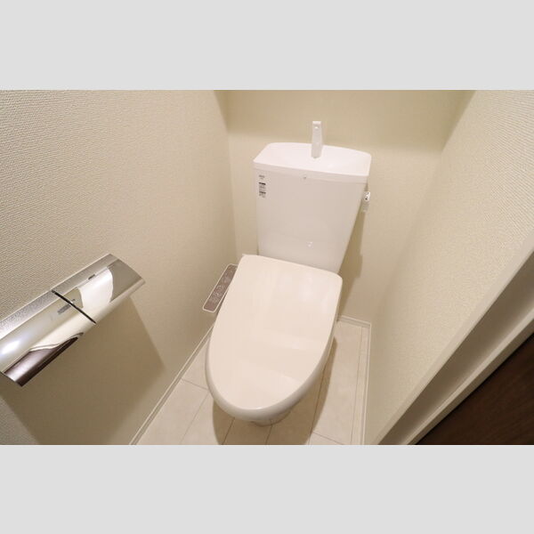 トイレ (温水洗浄暖房便座)