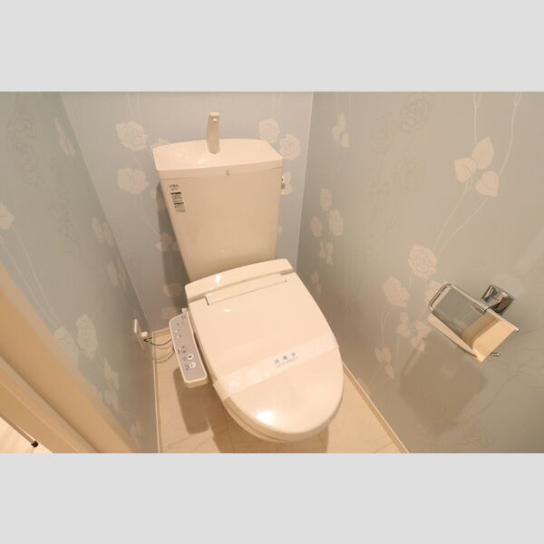 トイレ (温水洗浄暖房便座)