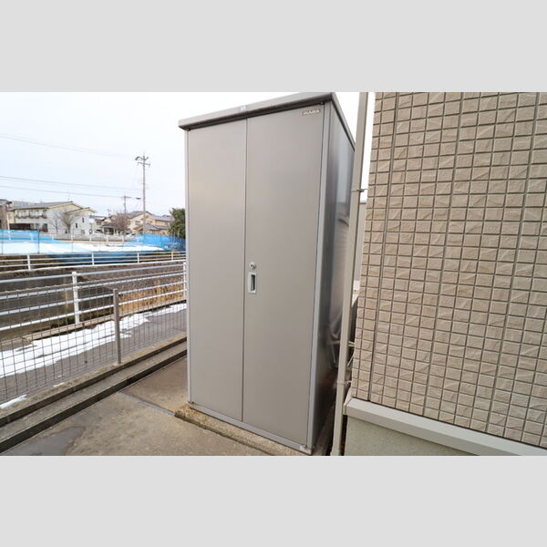 その他 (物置)