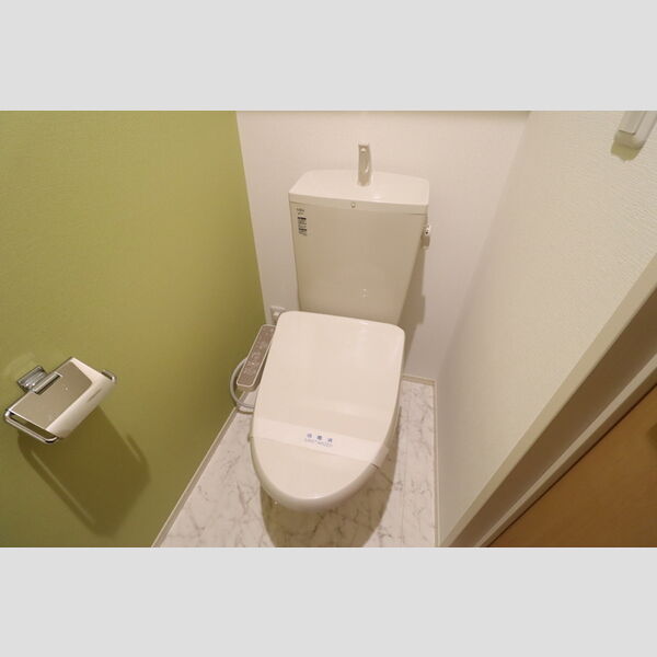 トイレ (温水洗浄暖房便座)