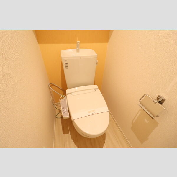 トイレ (温水洗浄暖房便座)