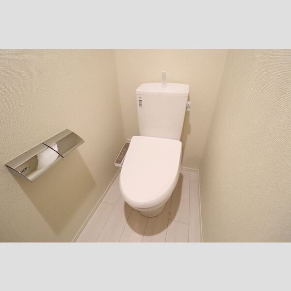 トイレ (温水洗浄暖房便座)