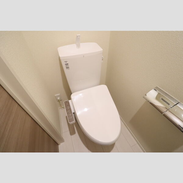 トイレ (温水洗浄暖房便座)