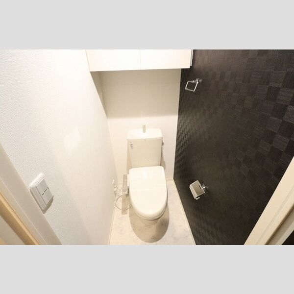 トイレ (トイレ　B112)