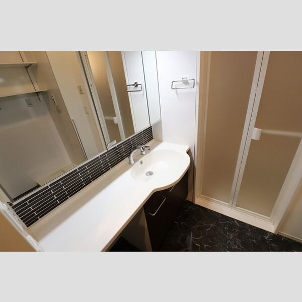 洗面所 (洗髪洗面化粧台　B112)