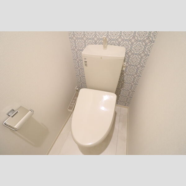 トイレ (温水洗浄暖房便座)