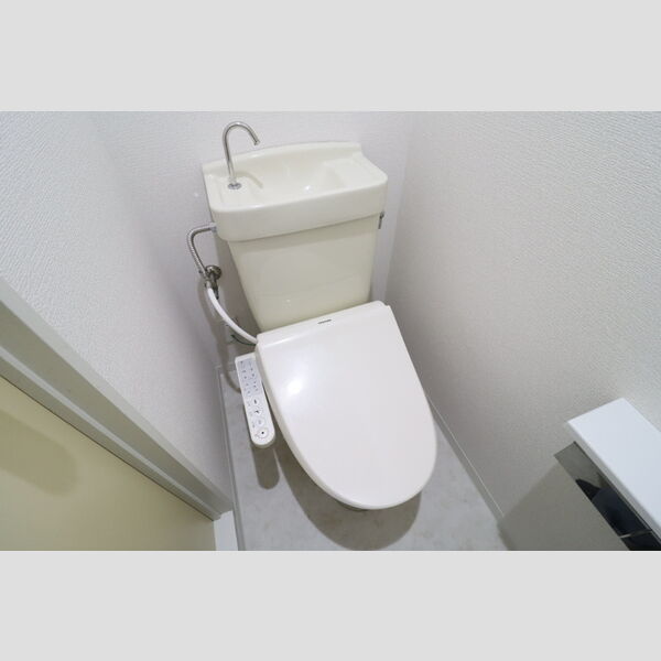 トイレ (温水洗浄暖房便座)